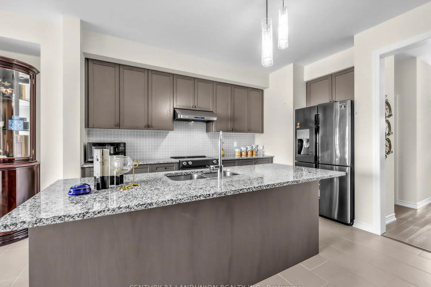 Additional image 9 of 10941 Victoria Square Boulevard