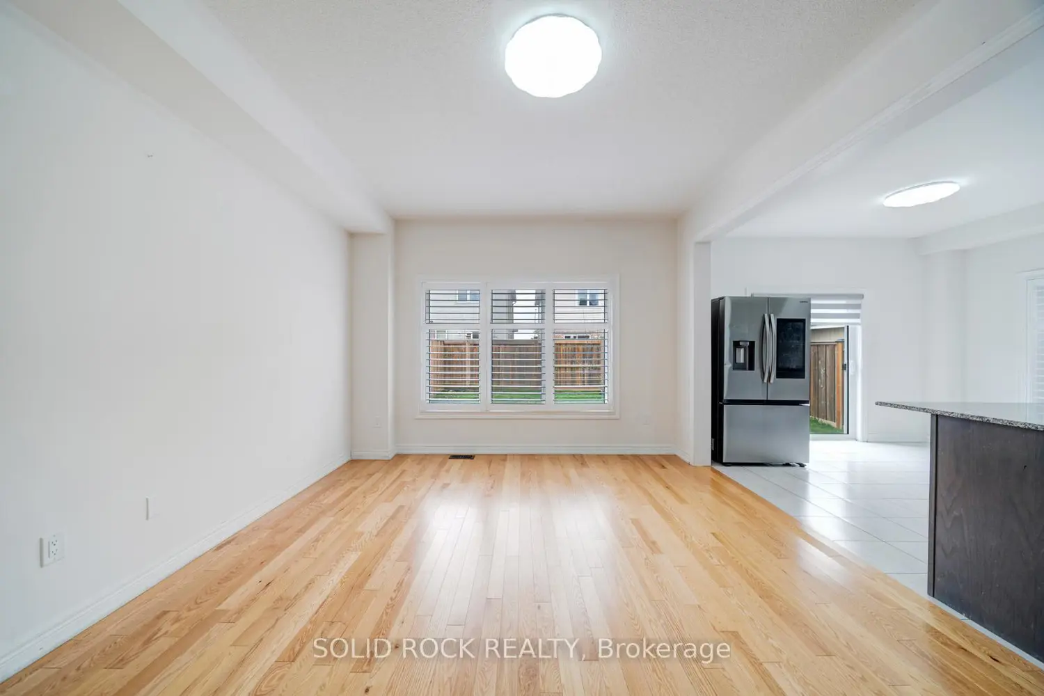 22 Tait Crescent photo 4