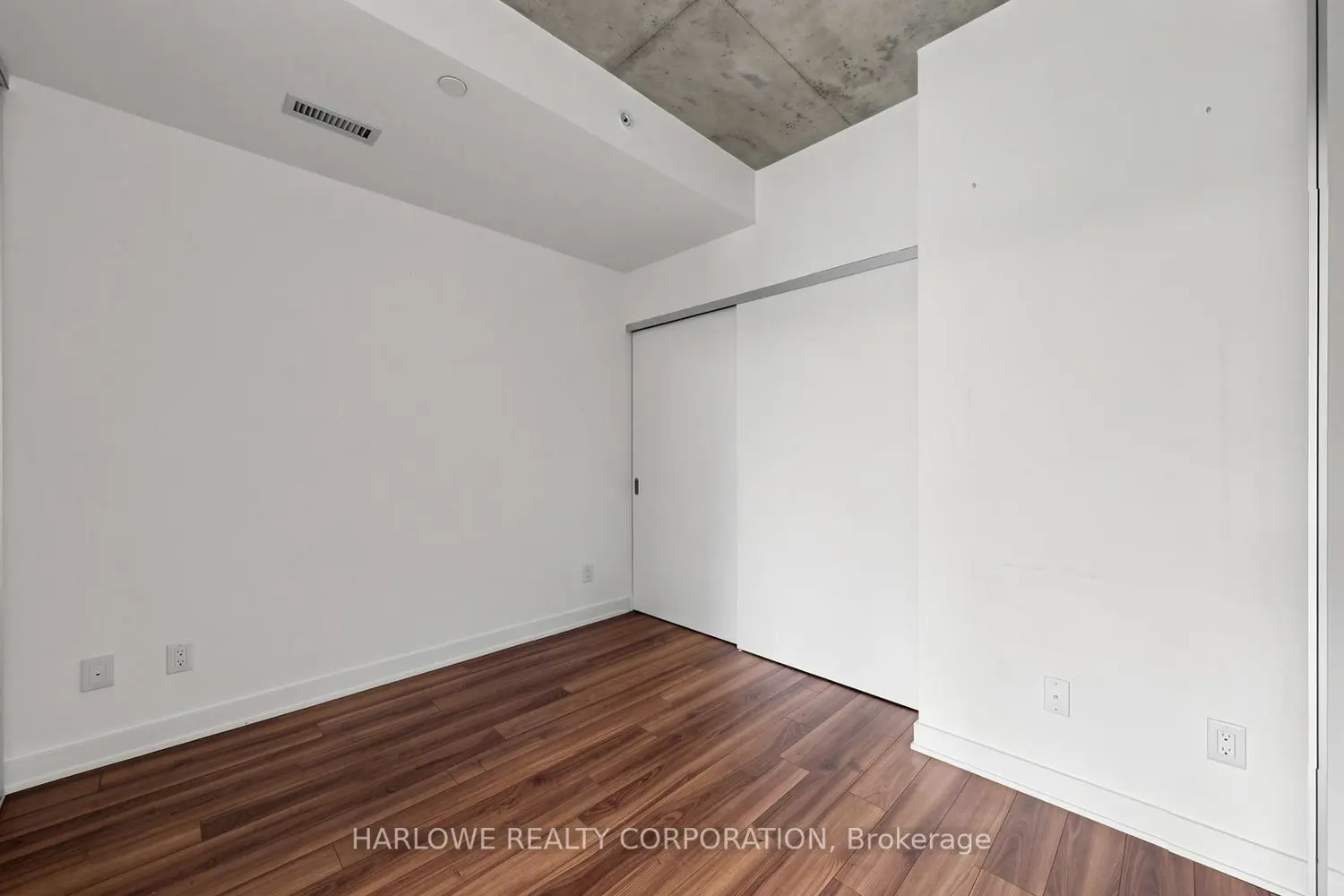 Additional image 11 of 210 Simcoe Street 510
