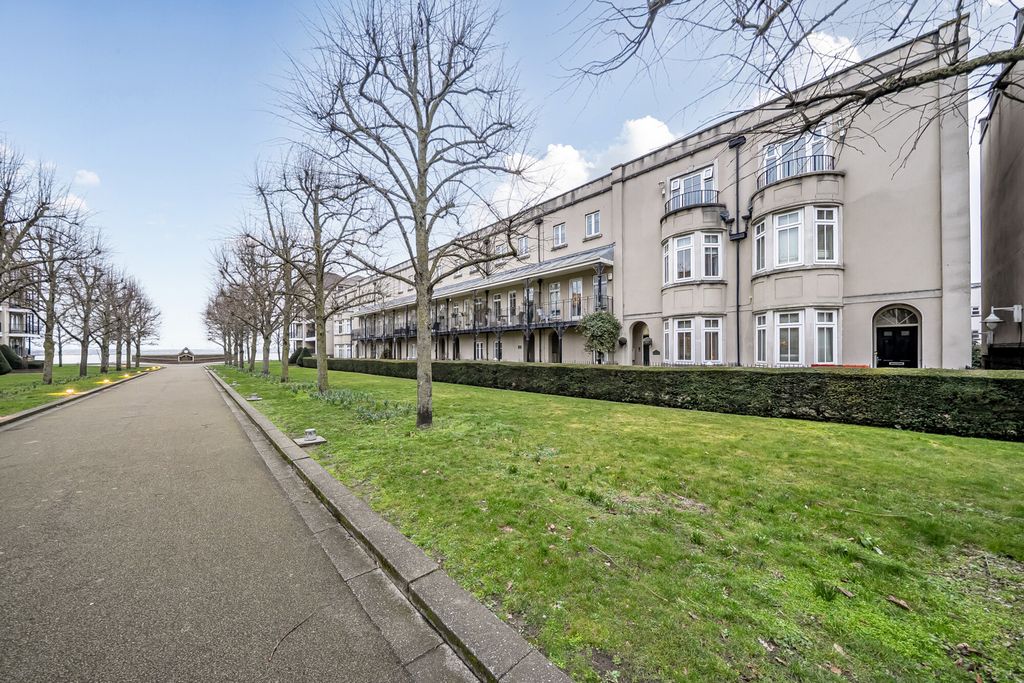 4 bed terraced house for saleThe Boulevard, Greenhithe, Kent DA9