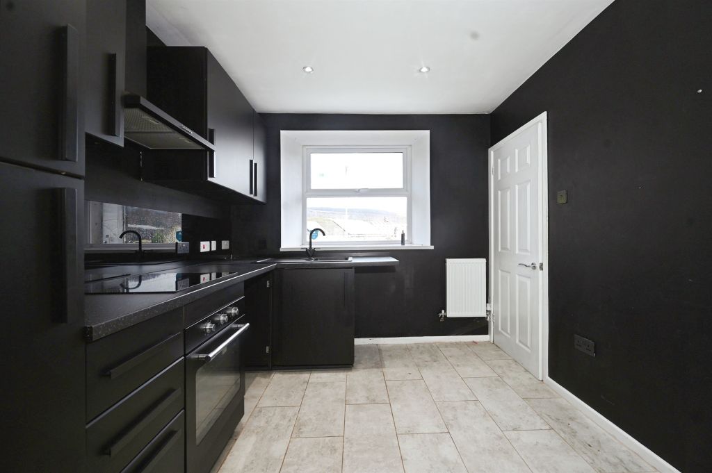 3 bed terraced house for saleHighfield, Ferndale CF43