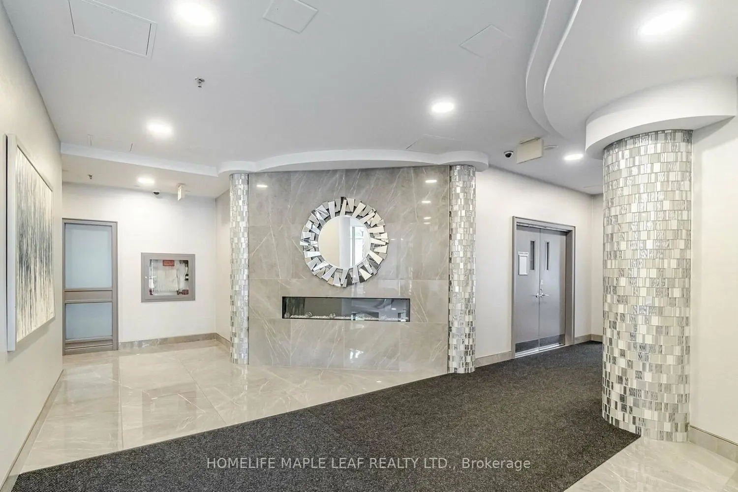 200 Burnhamthorpe Road 1304 photo 3