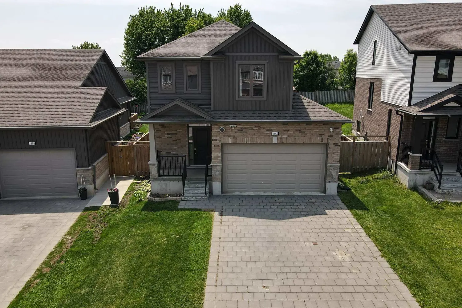 1660 Beaverbrook Avenue photo 3