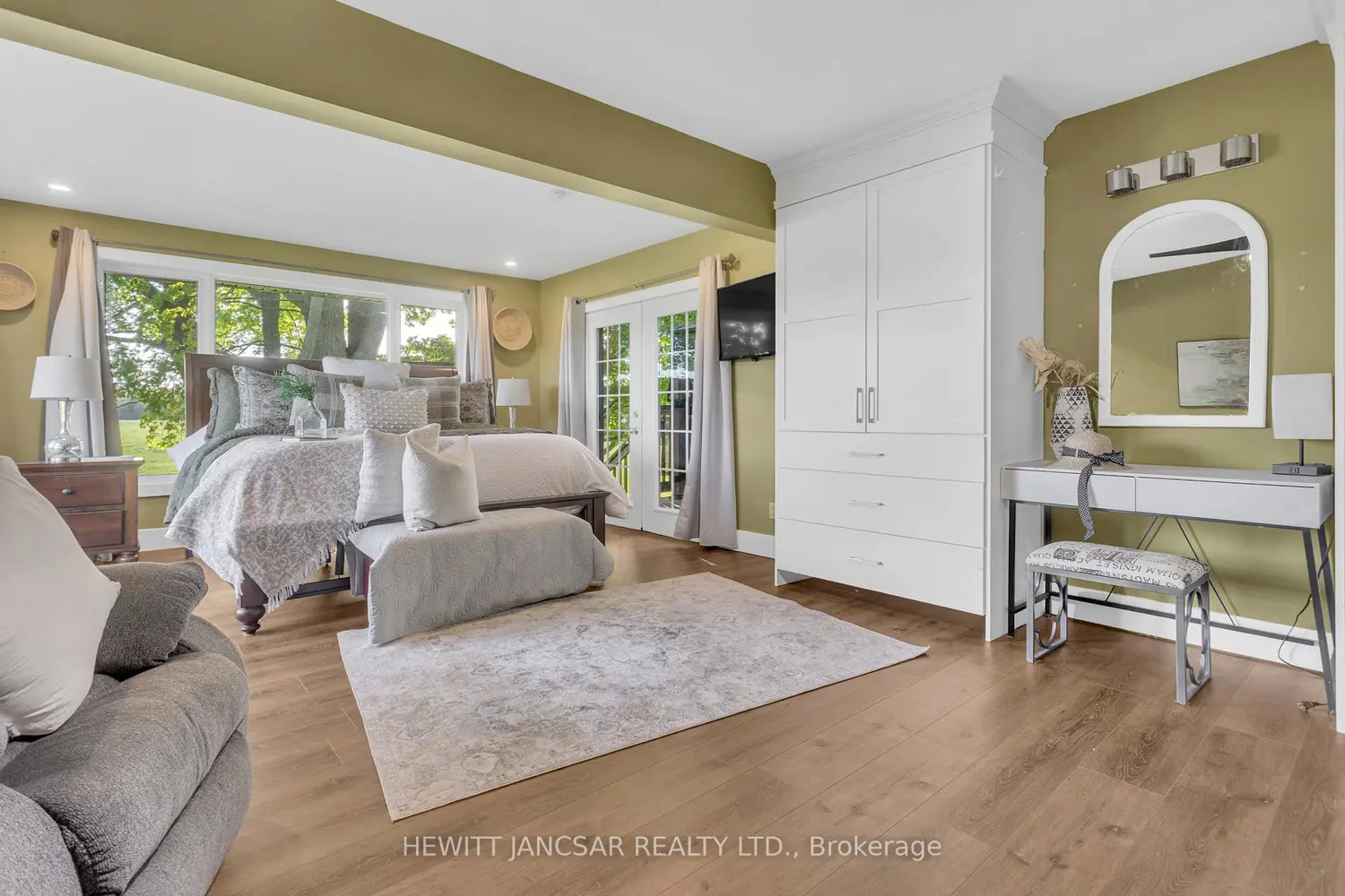 2373 Hazen Road photo 2