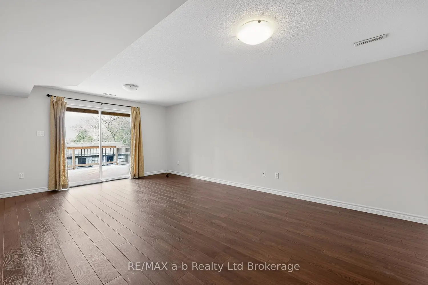 Additional image 18 of 111 King Street East, Unit 14 Street