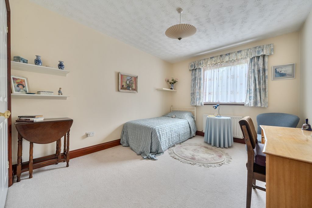 Additional image 20 of 3 bed flat for saleRaylands Mead, Gerrards Cross, Buckinghamshire SL9
