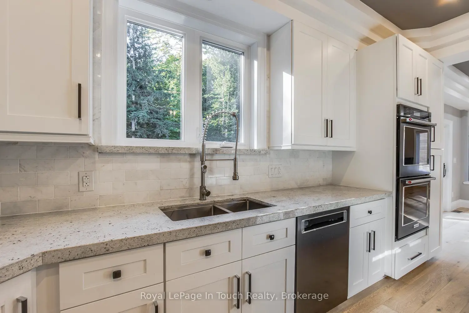 9 Belcourt Crescent photo 5