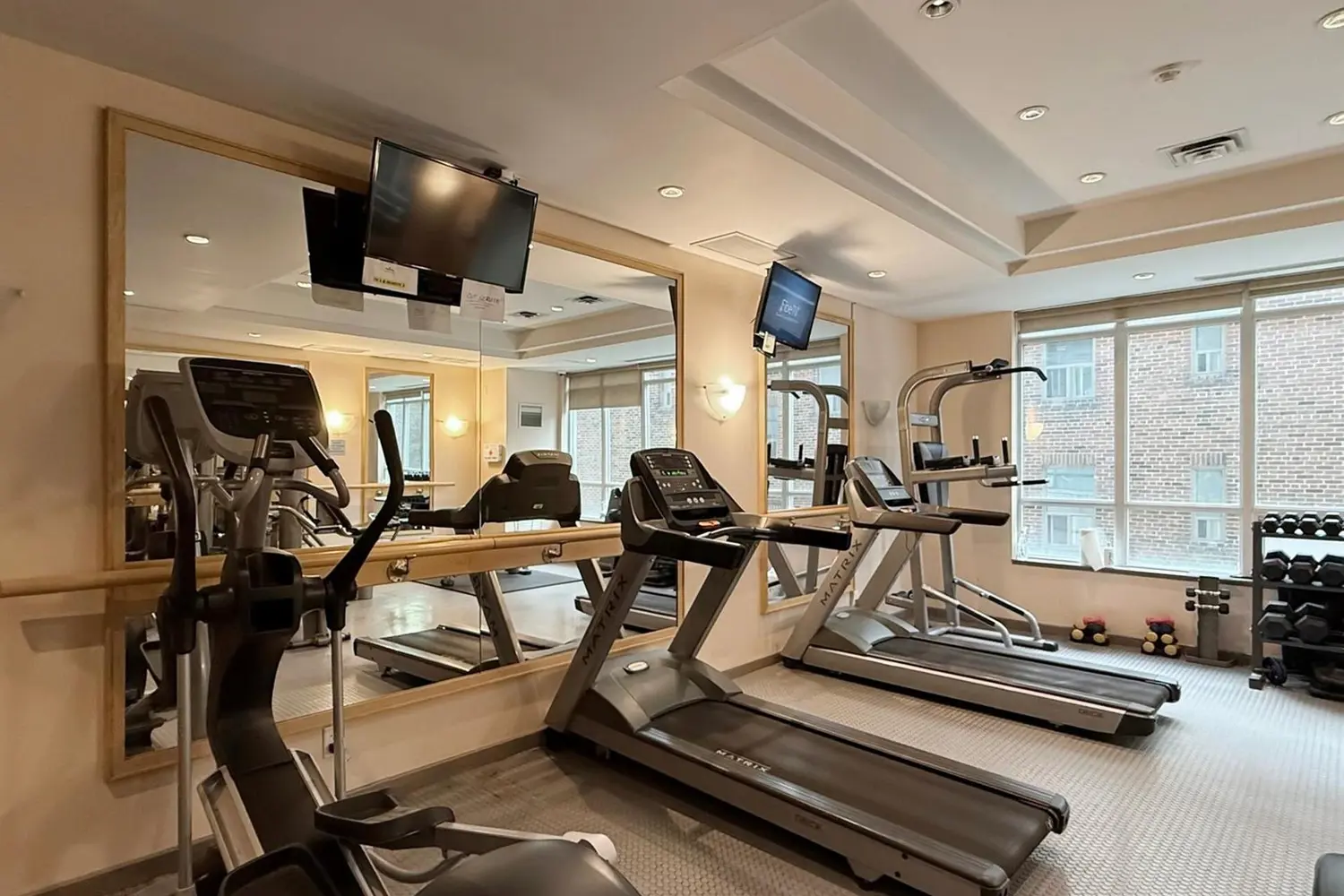 Additional image 7 of 212 Eglinton Avenue 1005
