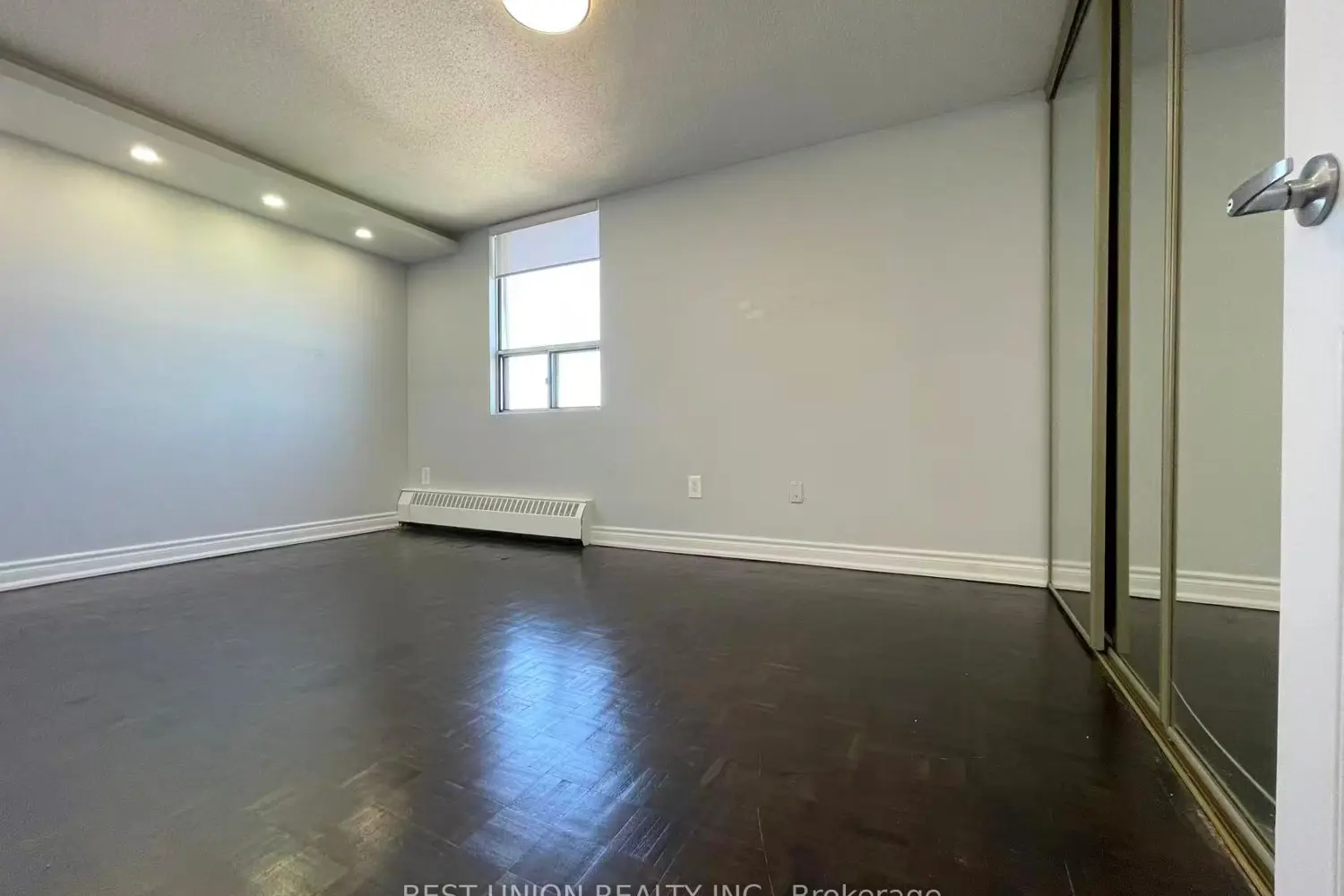 Additional image 13 of 45 Sunrise Avenue 1705