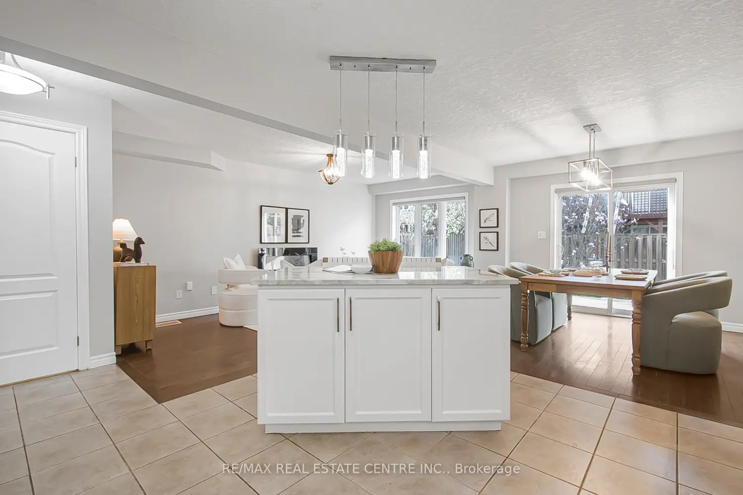 Additional image 6 of 864 Frontenac Crescent