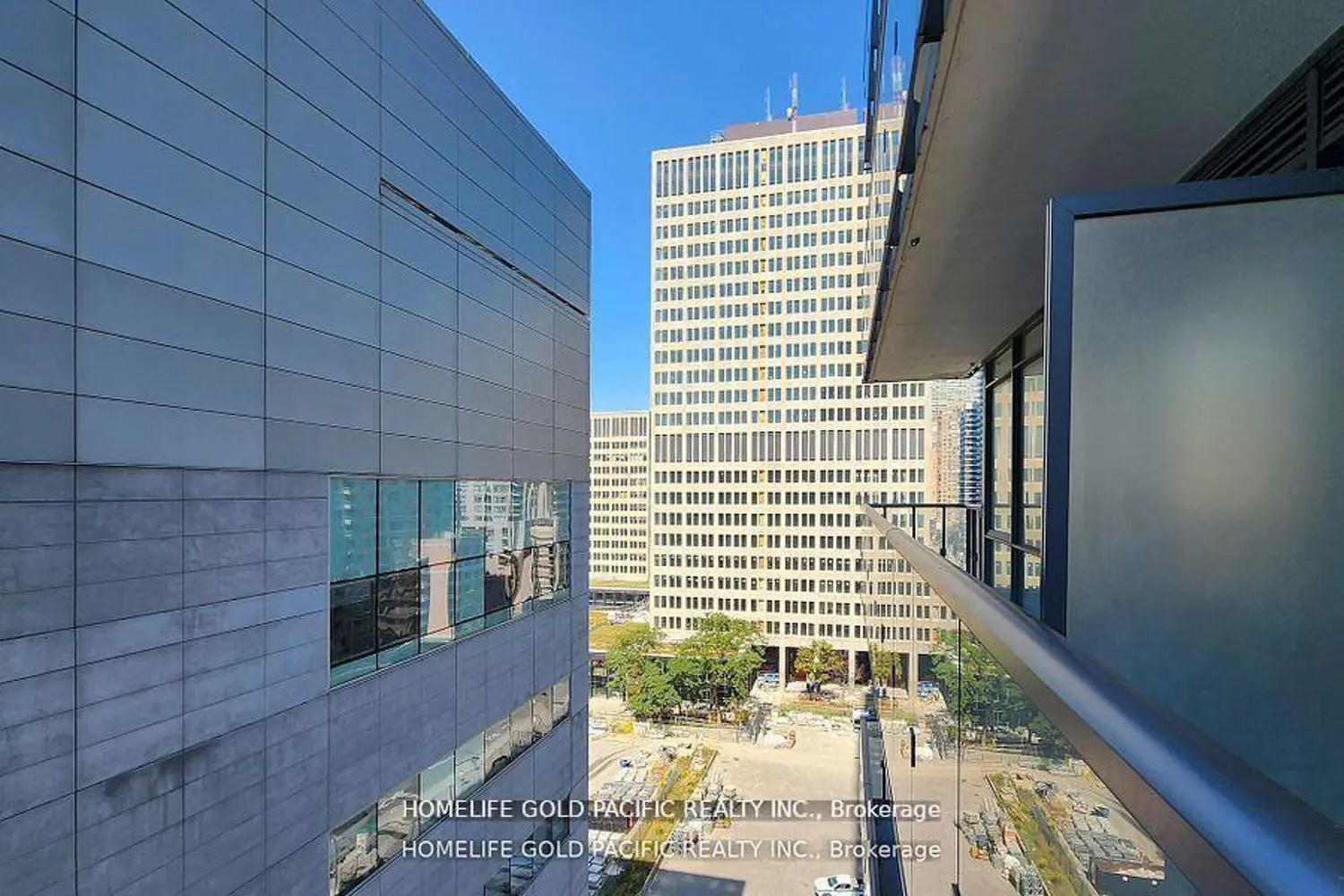 Additional image 15 of 832 Bay Street 1202