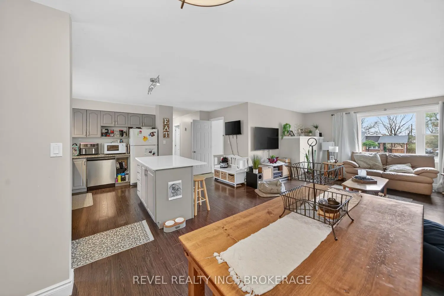 694 High Gate Park Drive photo 5
