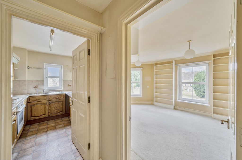 Additional image 10 of 2 bed flat for saleChurch Street, Faringdon, Oxfordshire SN7