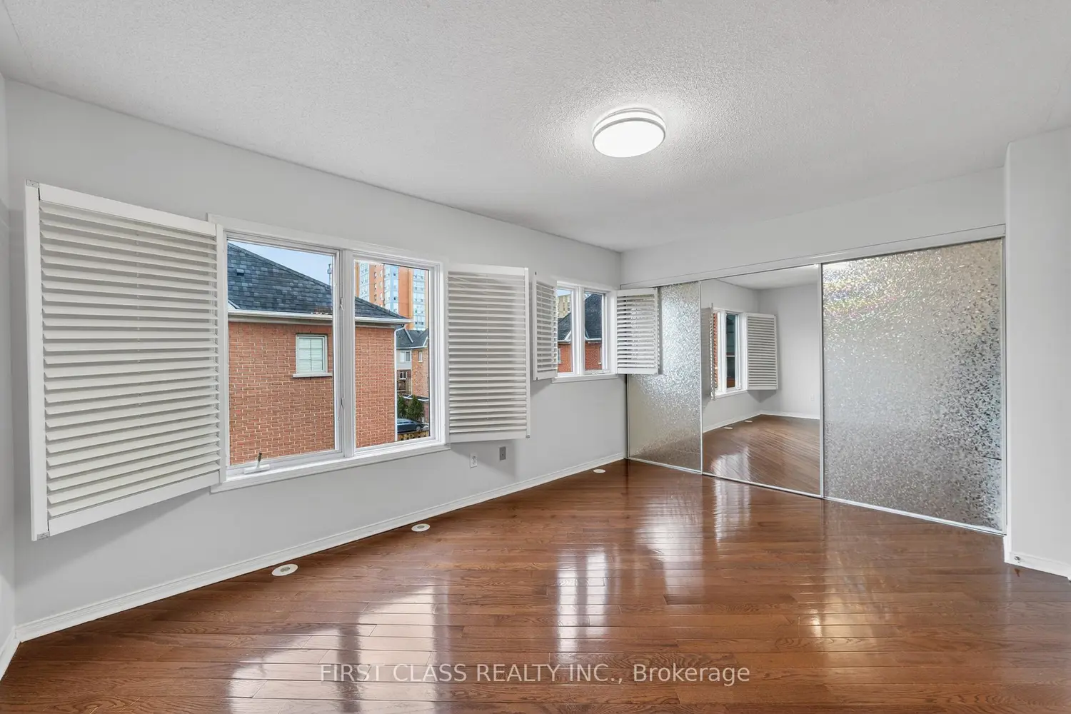 Additional image 12 of 3076 Lake Shore Boulevard Th10