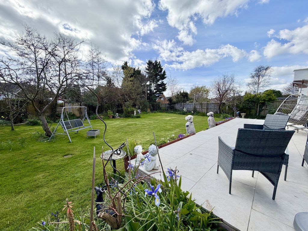Additional image 3 of 3 bed bungalow for saleMadeira Lane, Freshwater PO40