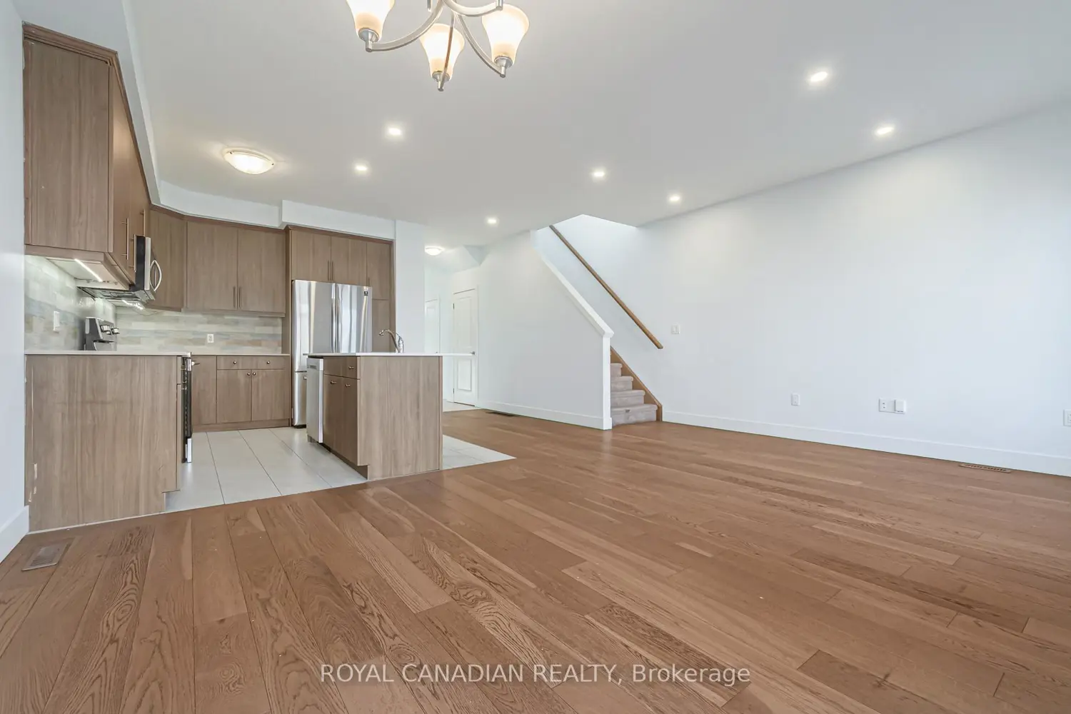 705 Chelton Road photo 4