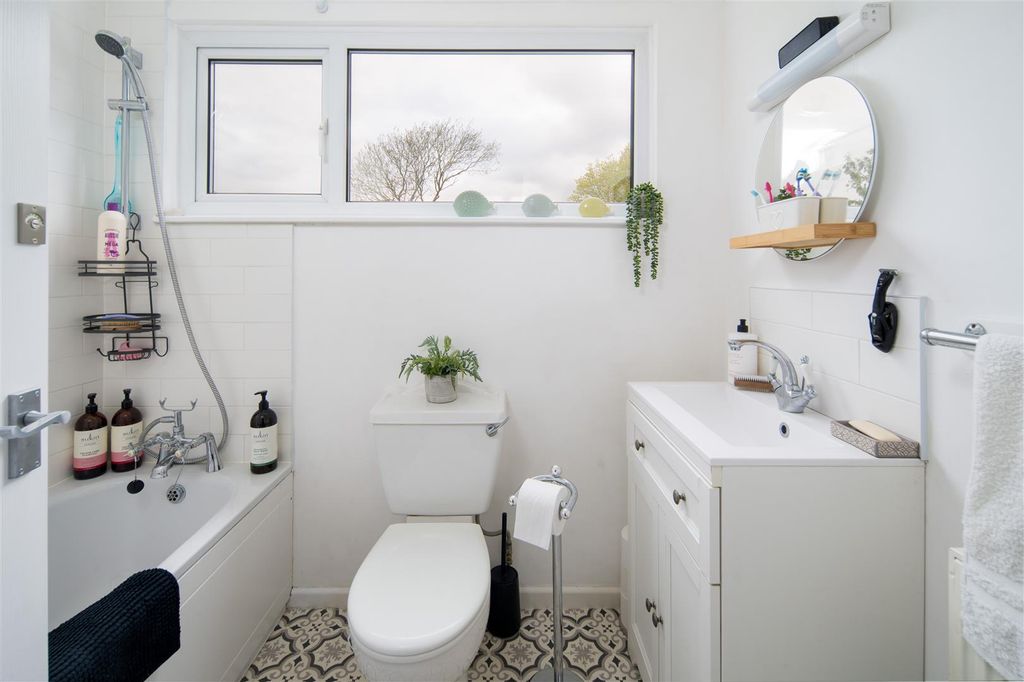 Additional image 15 of 3 bed detached house for saleNorton Green, Isle Of Wight PO40