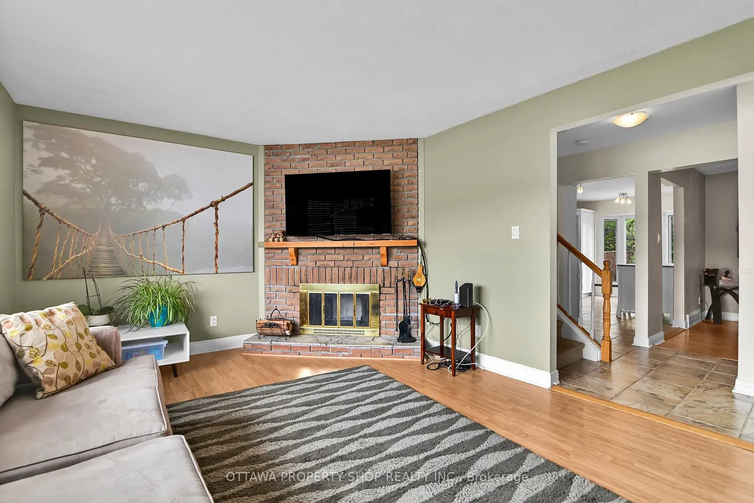 202 Rosemary Gardens photo 3