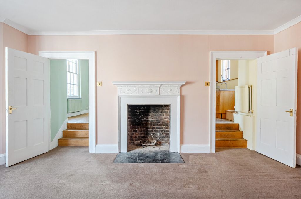 Additional image 3 of 3 bed flat for saleGloucester Street, Faringdon, Oxfordshire SN7