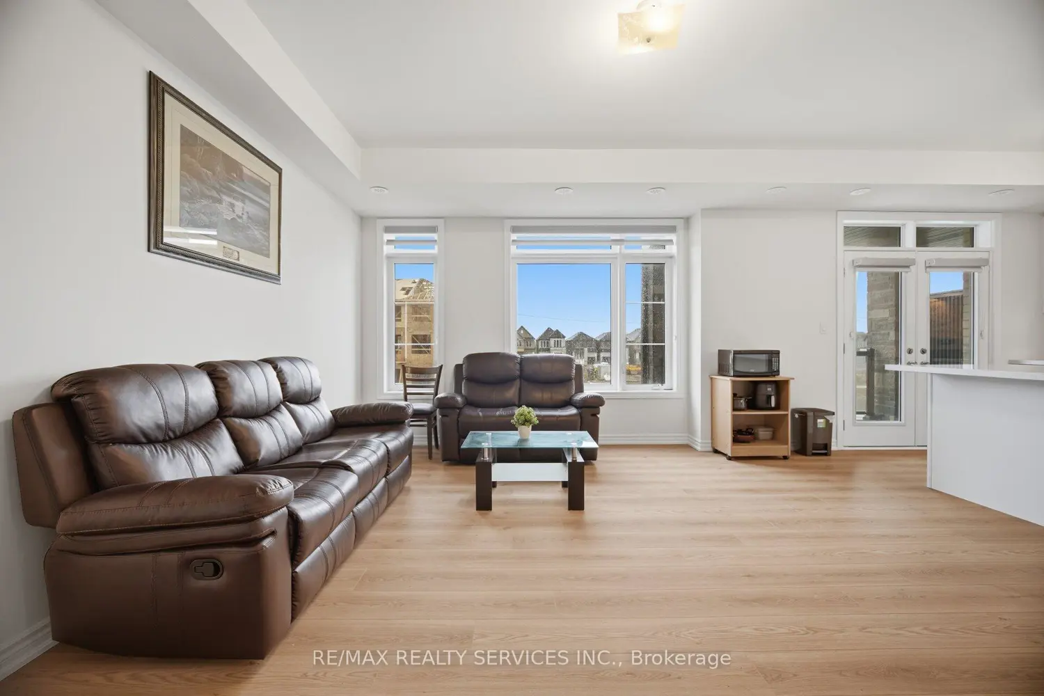 581 Tim Manley Avenue photo 4