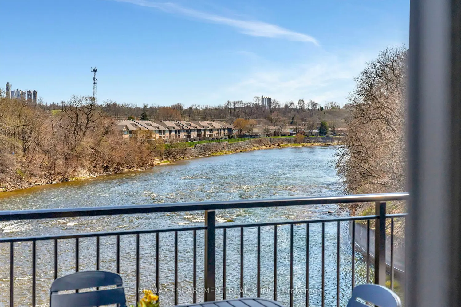 7 Grand River Street 302
