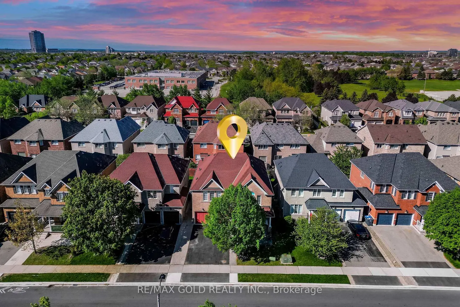 96 Brisdale Drive photo 2