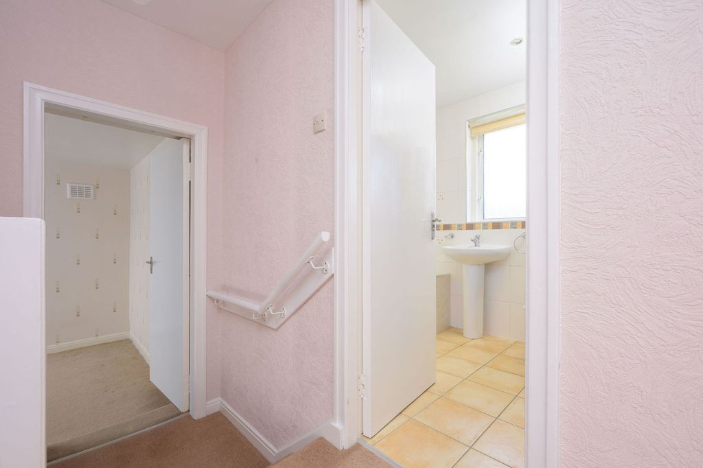 Additional image 21 of 4 bed semi-detached house for sale39 Oxgang Road, Grangemouth FK3