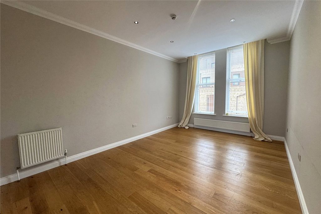 Additional image 4 of 2 bed flat for saleFarnborough Road, Farnborough, Hampshire GU14