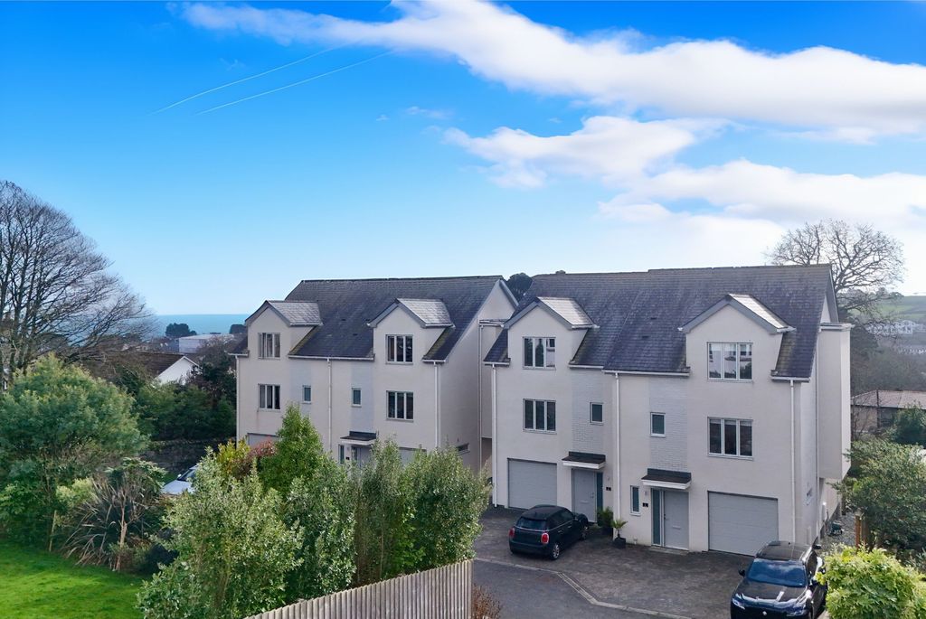 5 bed semi-detached house for saleTresahar Road, Falmouth TR11