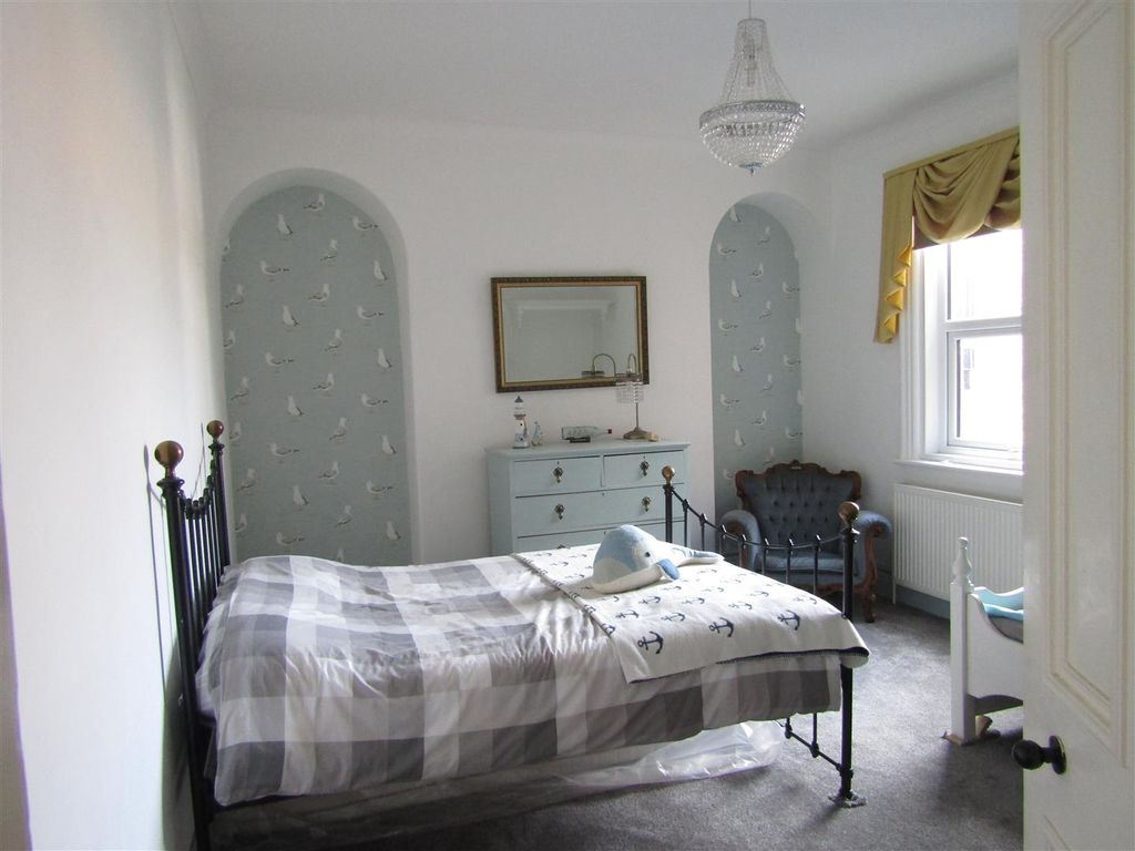 2 bed flat for saleSouthdene, Filey YO14 photo 5