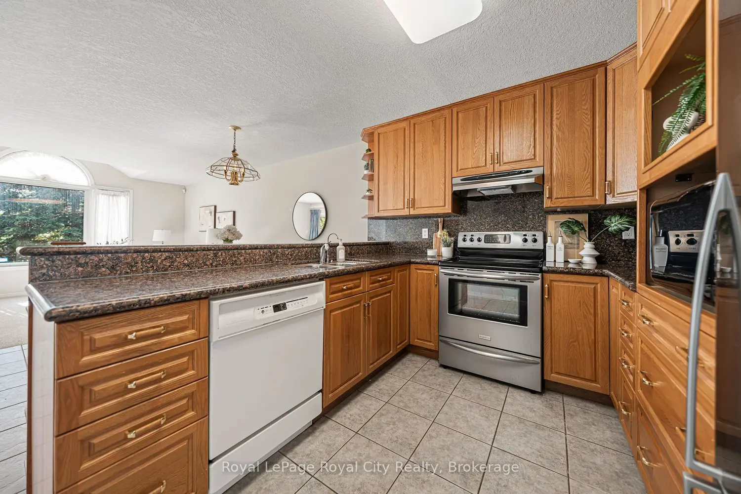 784 Gordon Street 7 photo 5