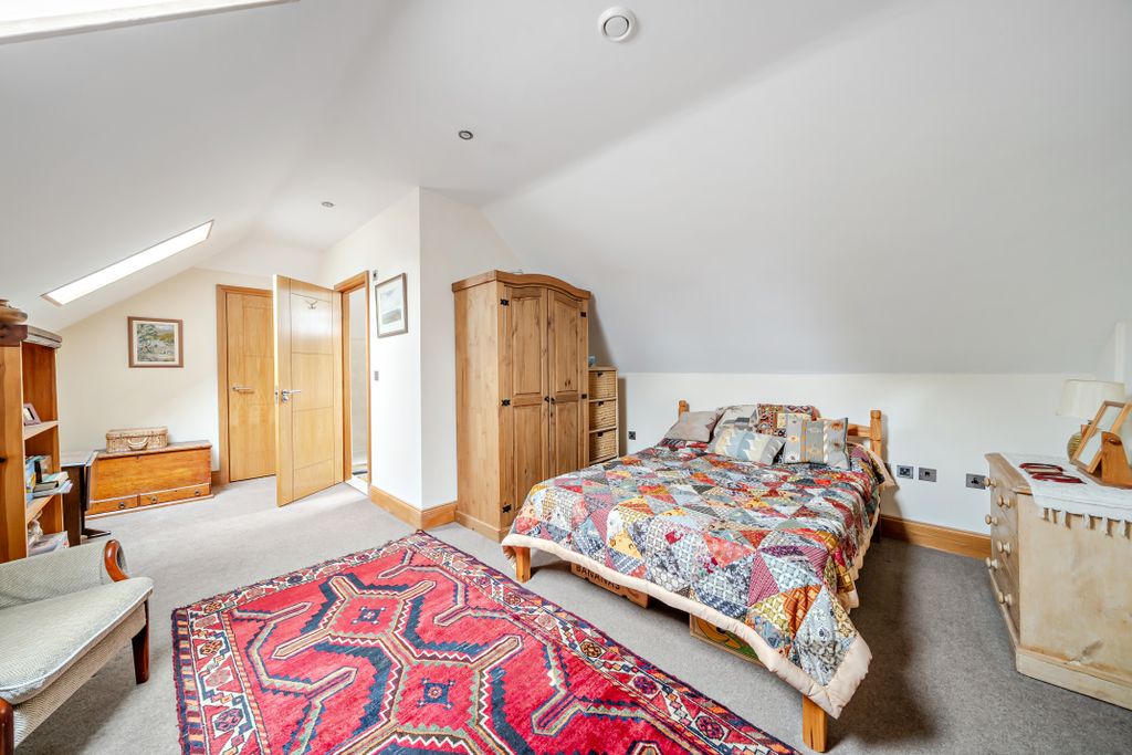 Additional image 9 of 4 bed maisonette for saleCrownwood Gate, Farnham GU9