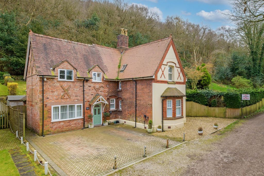 4 bed cottage for saleCarriage Drive, Frodsham WA6