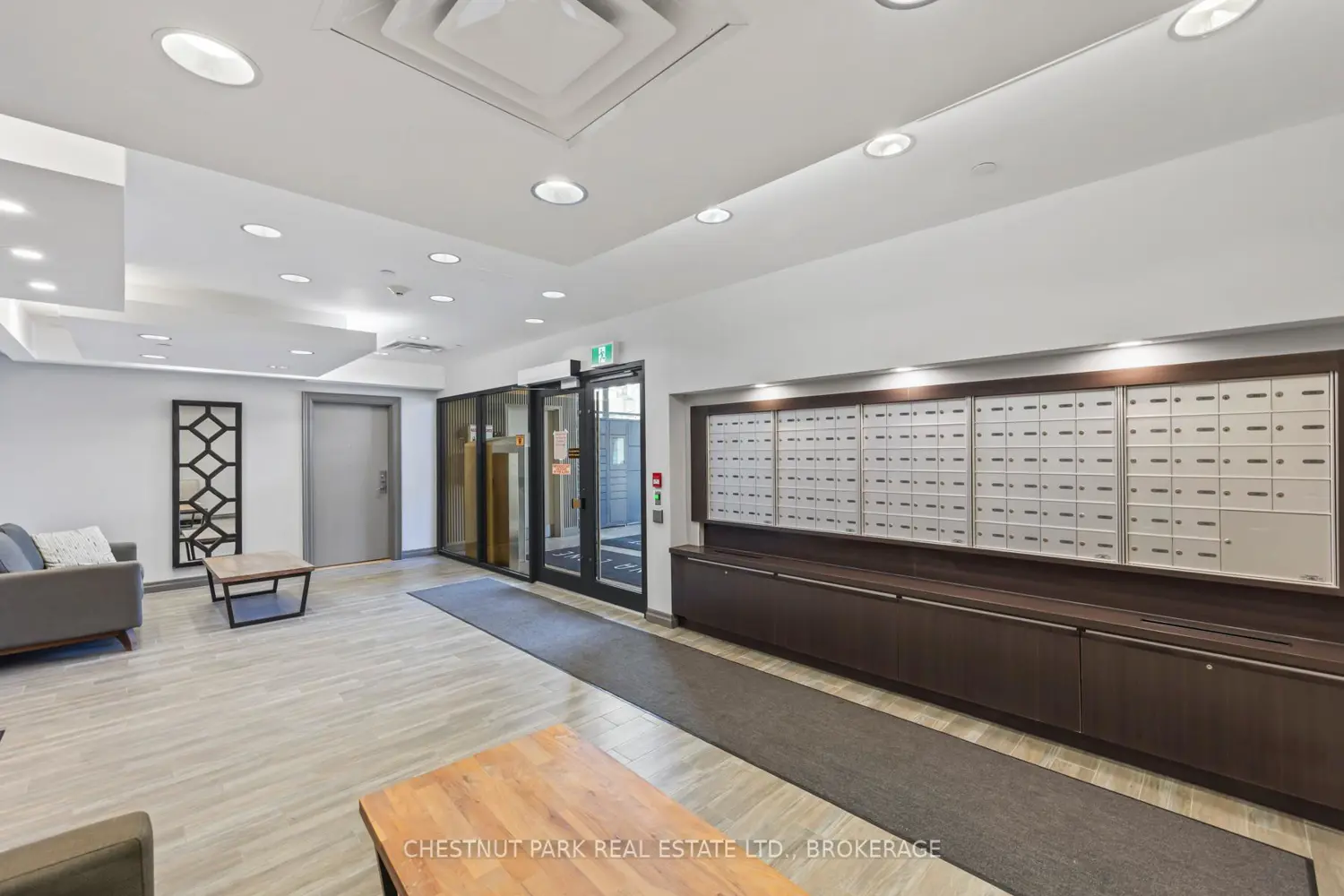 121 Queen Street 602 photo 2