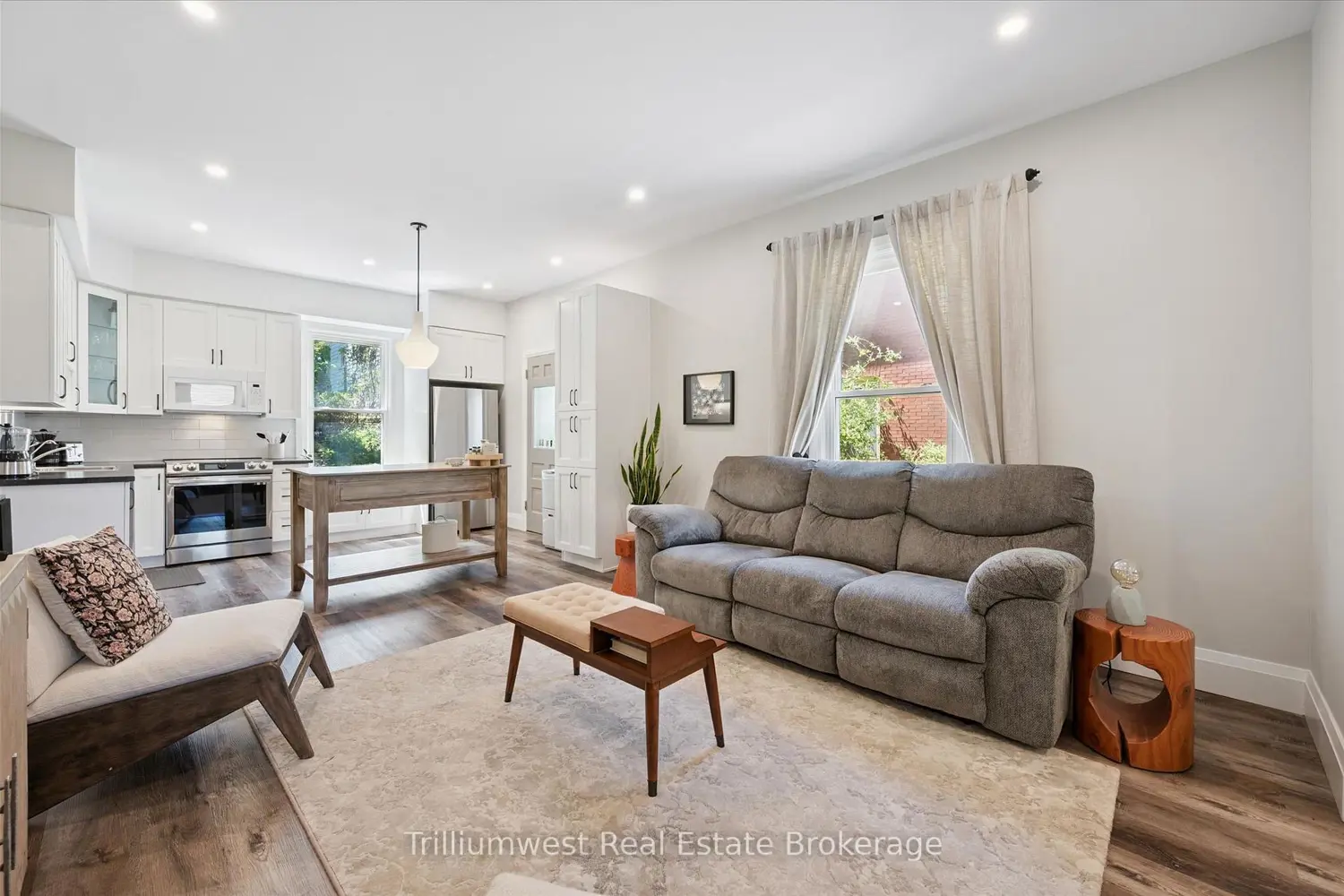 88 Dufferin Street photo 4