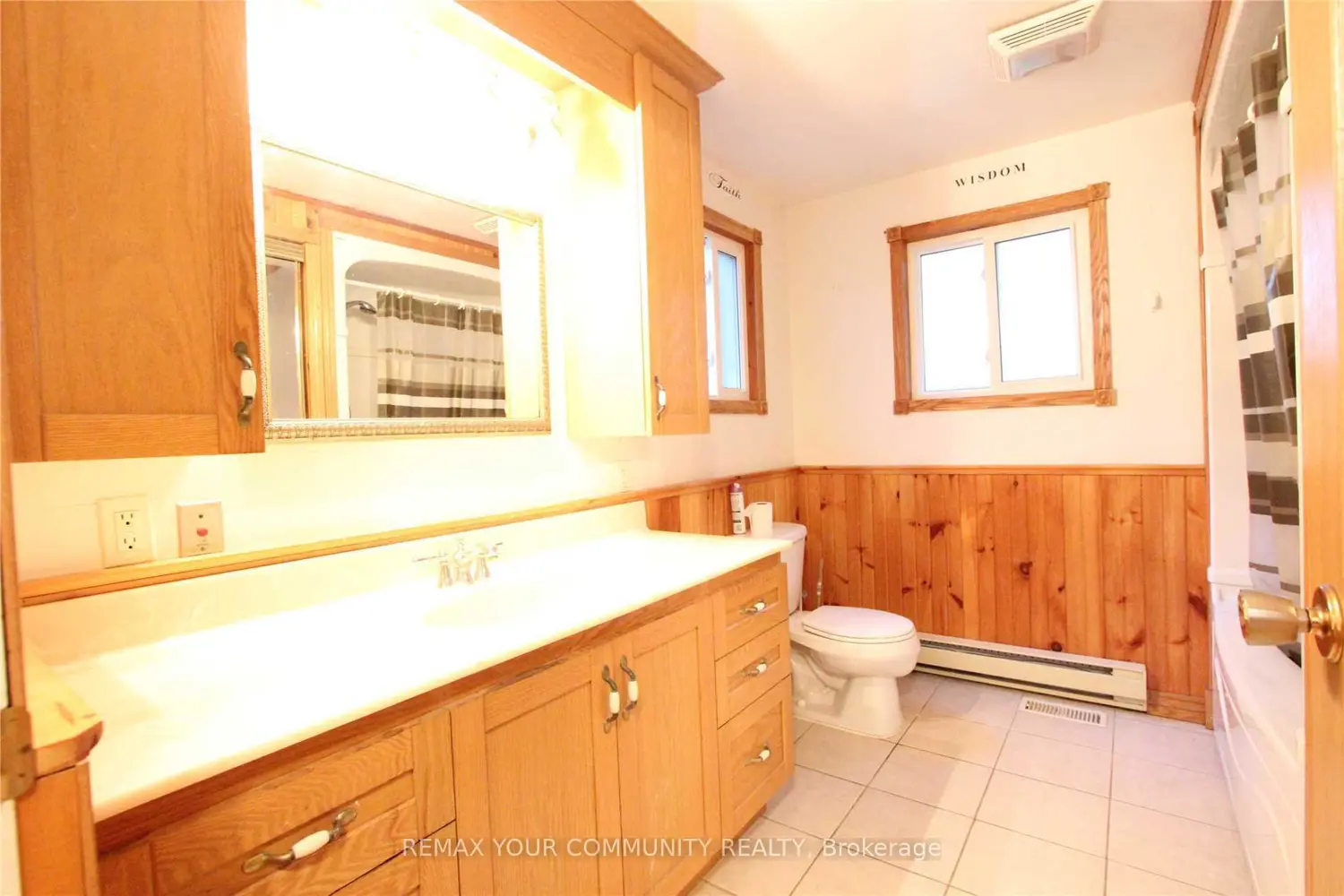 184 Riverbank Drive photo 5