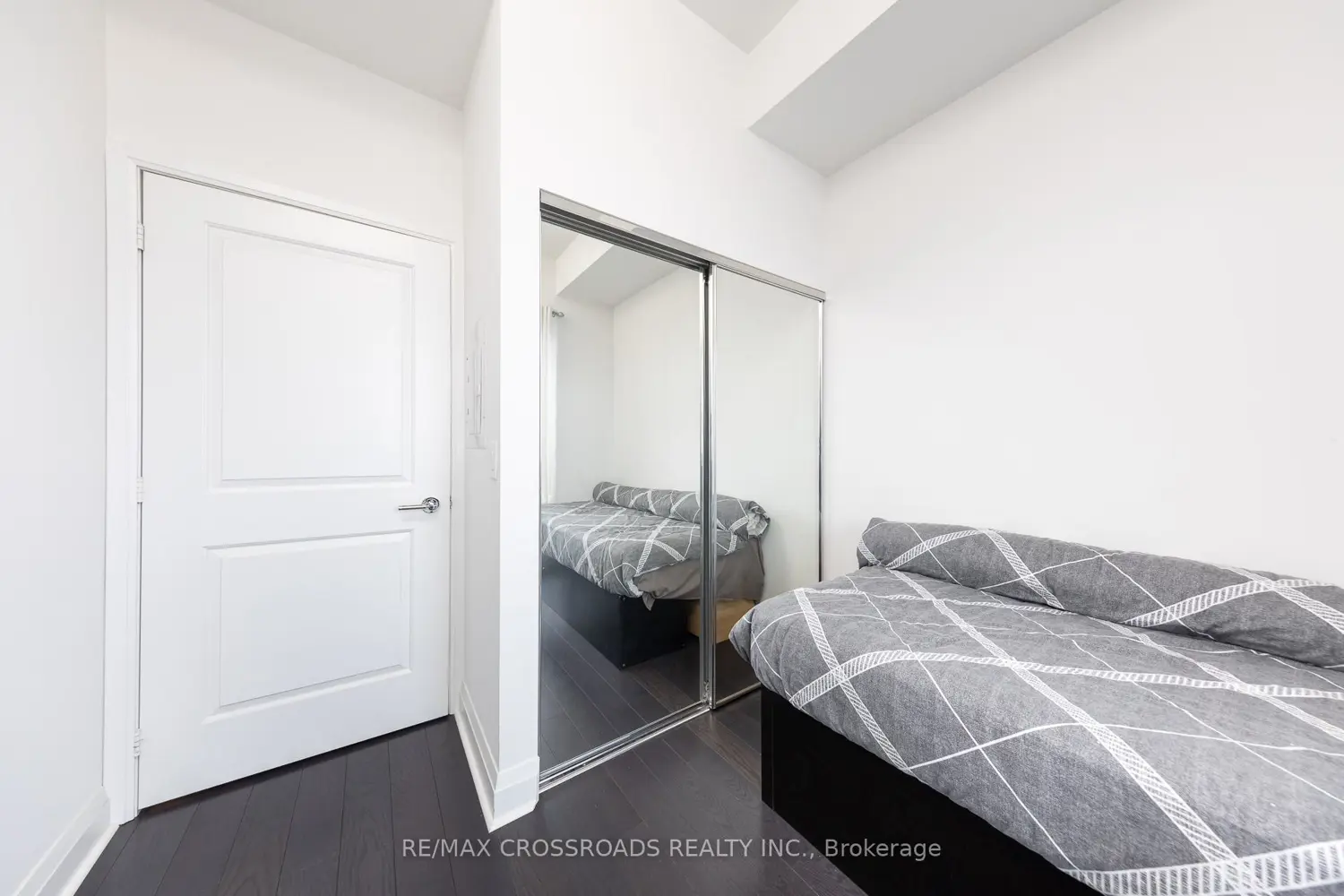 Additional image 12 of 1080 Bay Street 4509