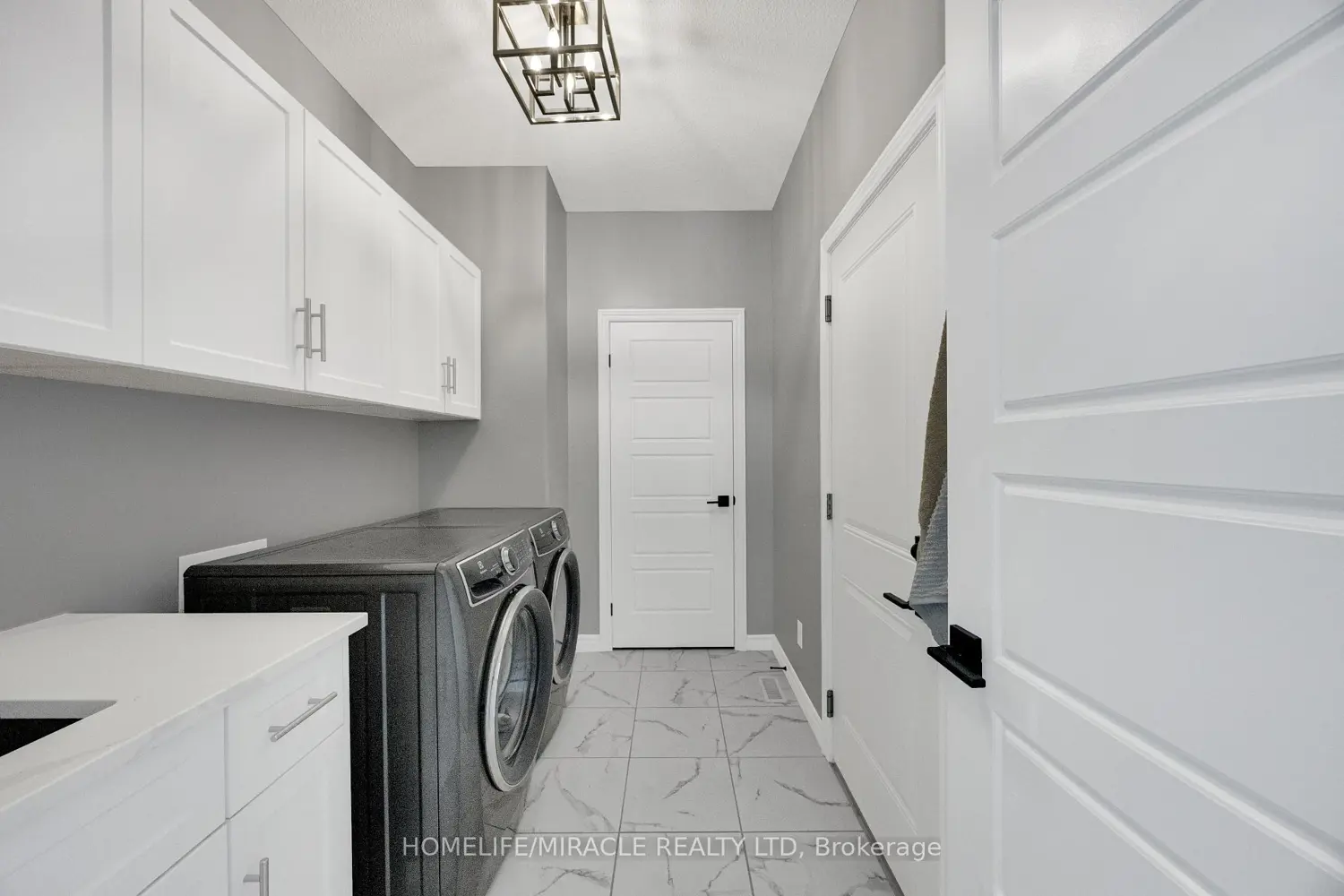 78 Matheson Crescent photo 4