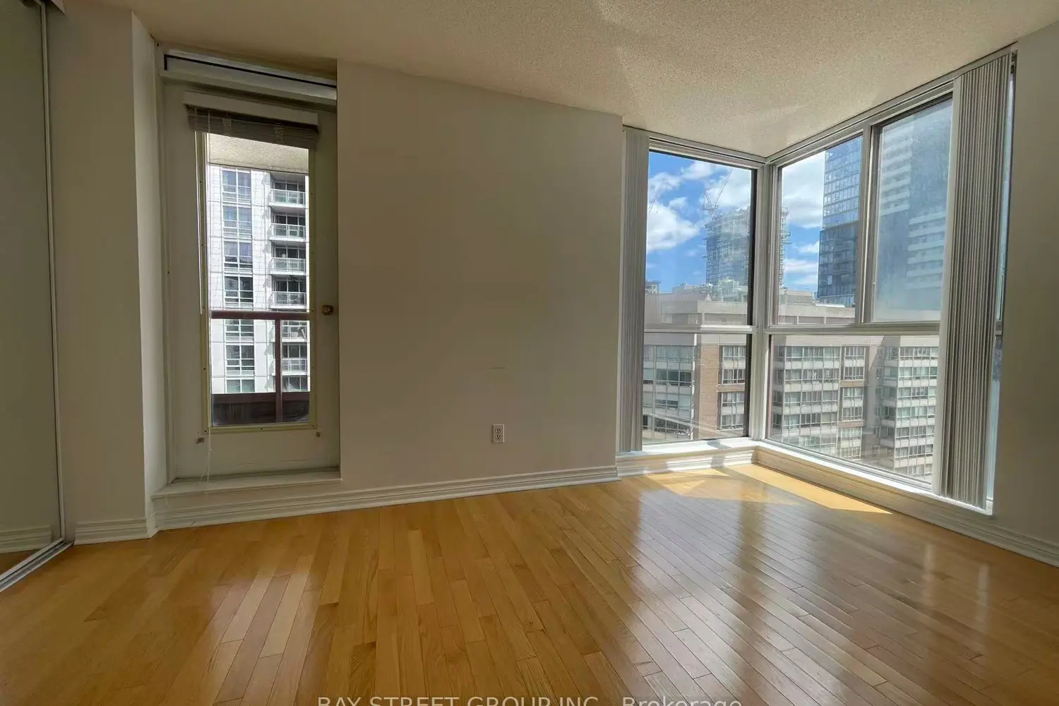 Additional image 5 of 736 Bay Street 1910