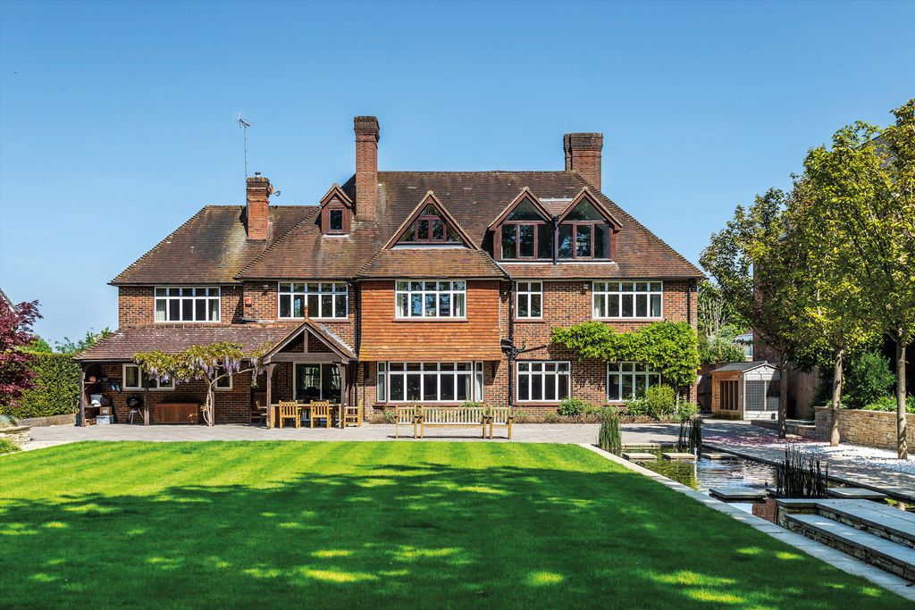 7 bed detached house for saleHillier Road, Guildford, Surrey GU1
