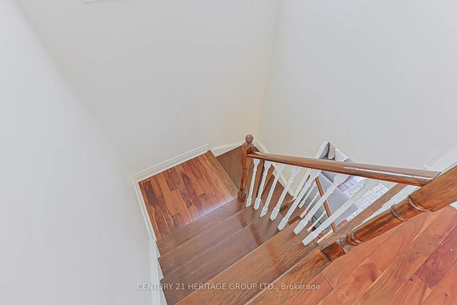Additional image 14 of 996 Oaktree Crescent