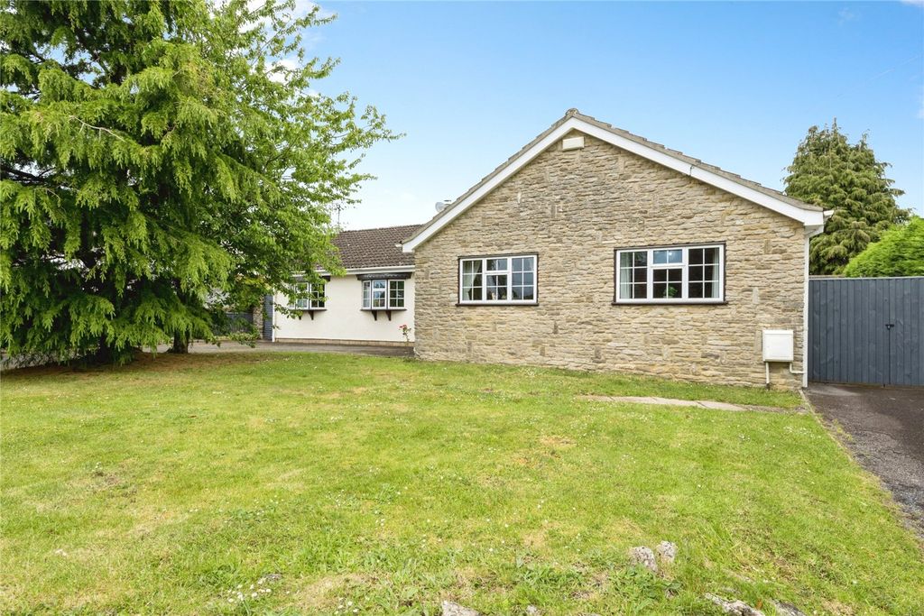 4 bed bungalow for saleStyles Avenue, Frome BA11