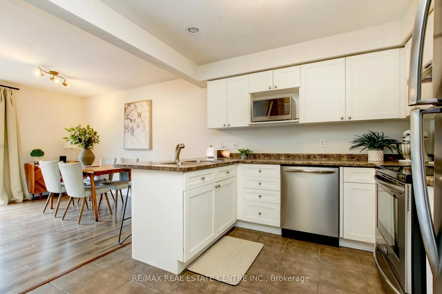 31 Schroder Crescent 50 photo 4