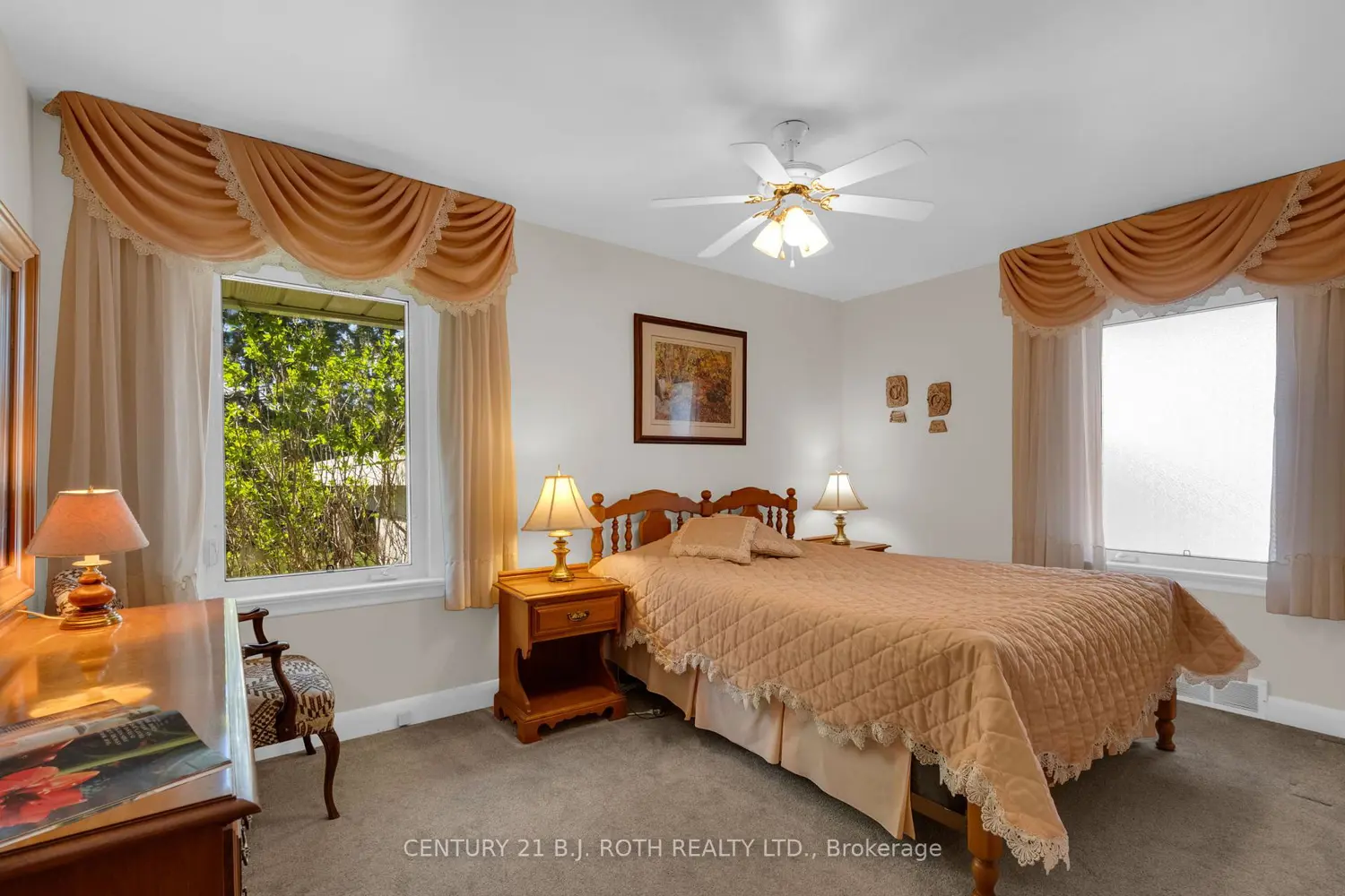 2165 Victoria Street photo 4
