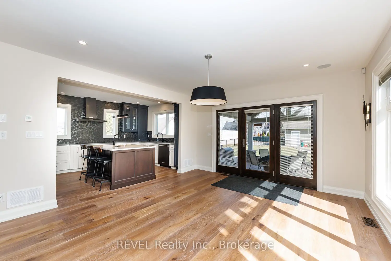 190 Oakdale Avenue photo 3