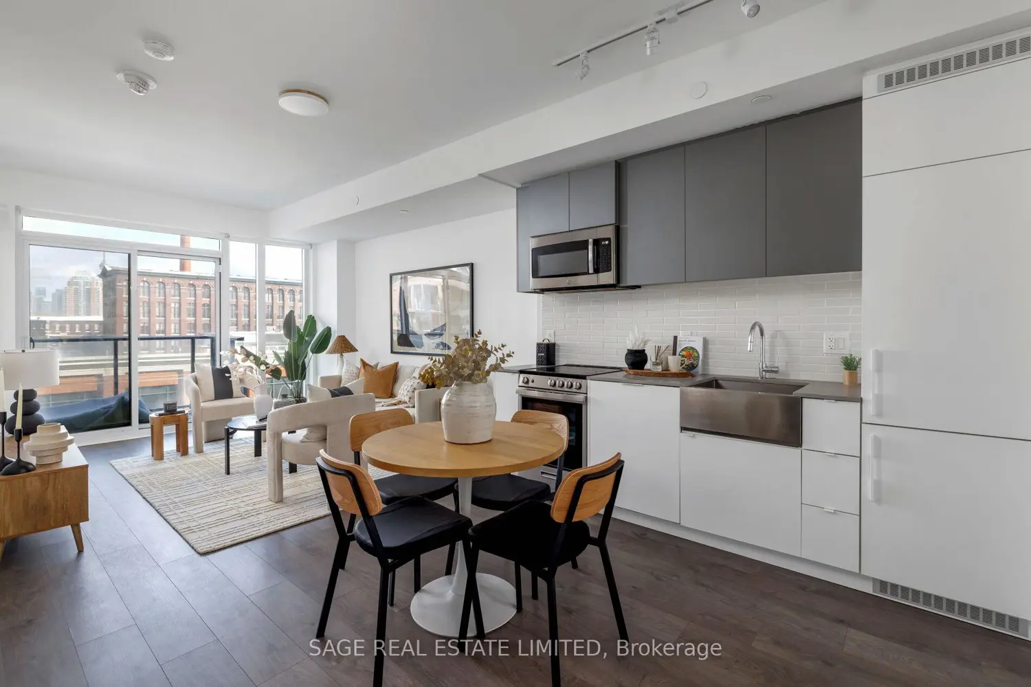 Additional image 3 of 270 Dufferin Street 327