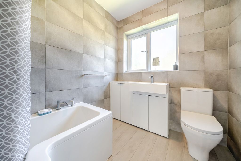 Additional image 7 of 3 bed detached house for saleAvenue Road, Erith DA8