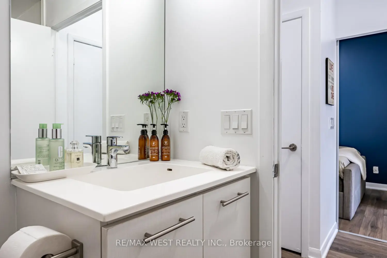 Additional image 11 of 435 Richmond Street 409