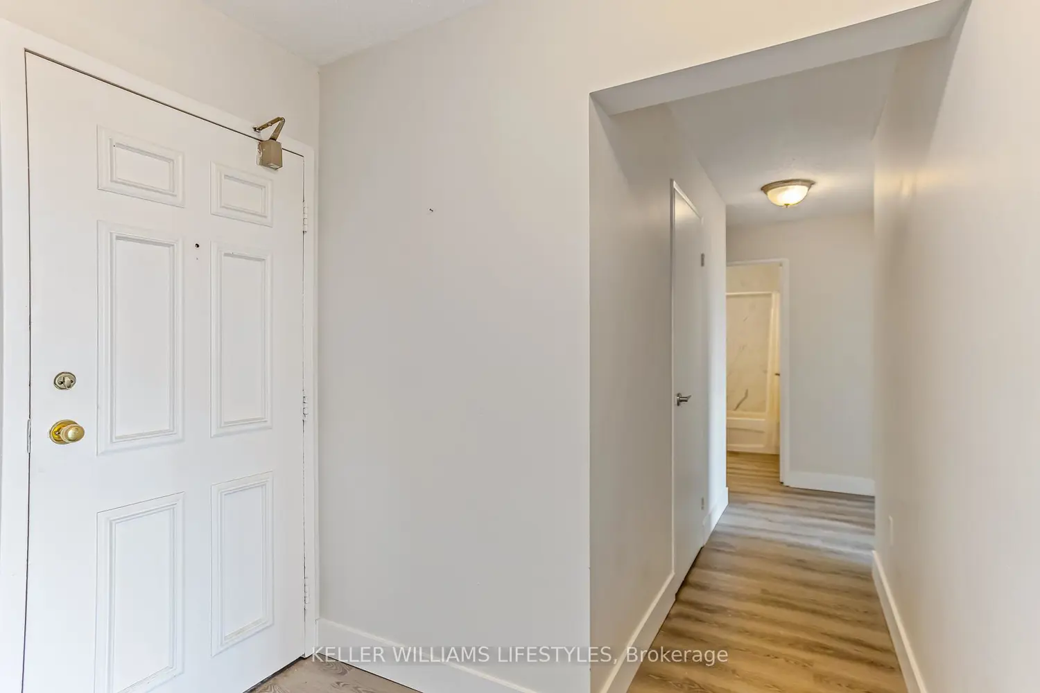 600 Grenfell Drive 609 photo 2