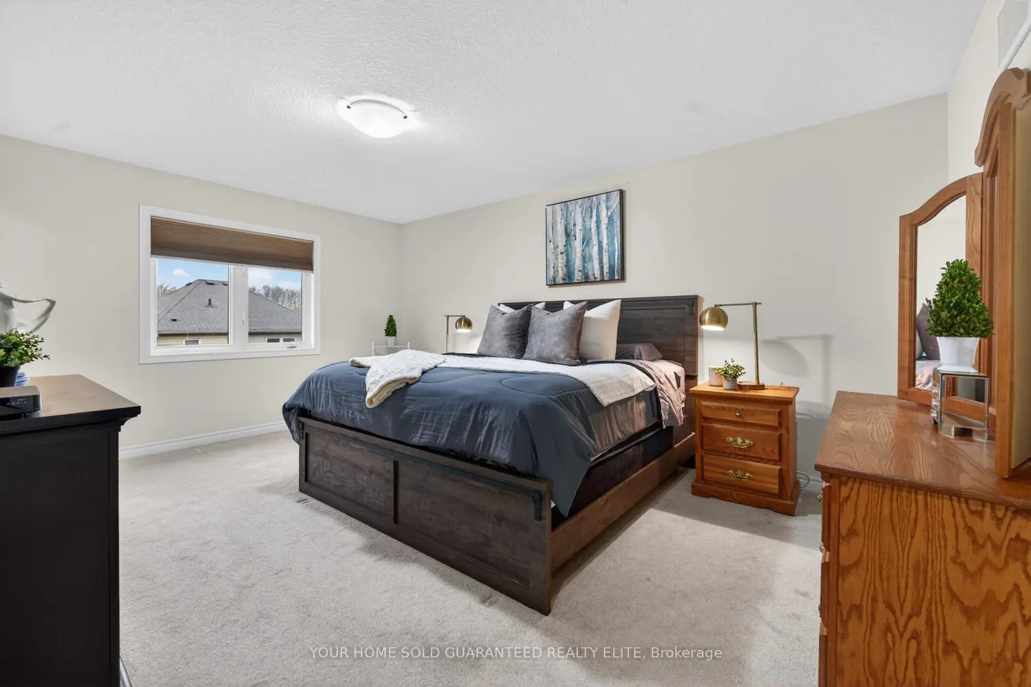 136 Whitwell Way photo 4